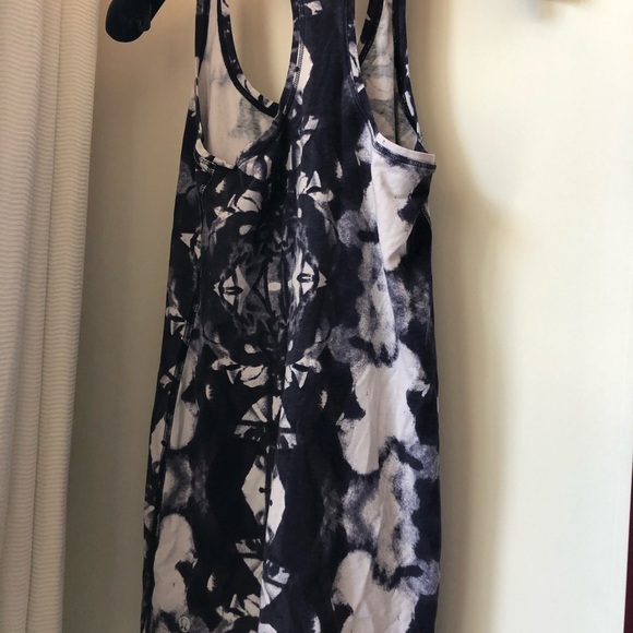 COPY - Lulu tank top - Picture 2 of 2